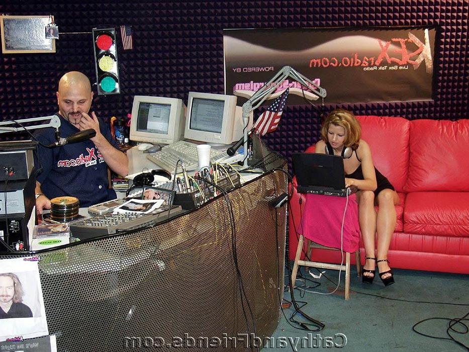 16P Two girls cocksucking guy in public radio station