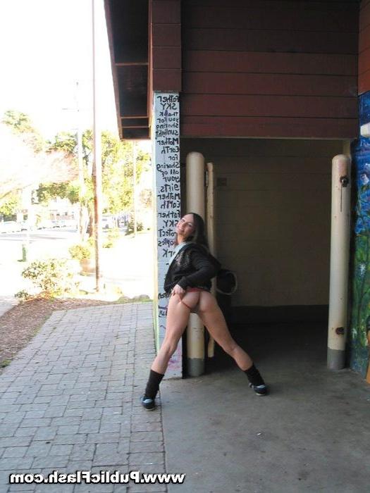 16P Naughty Upskirt Pussy Flasher in The Peoples Park
