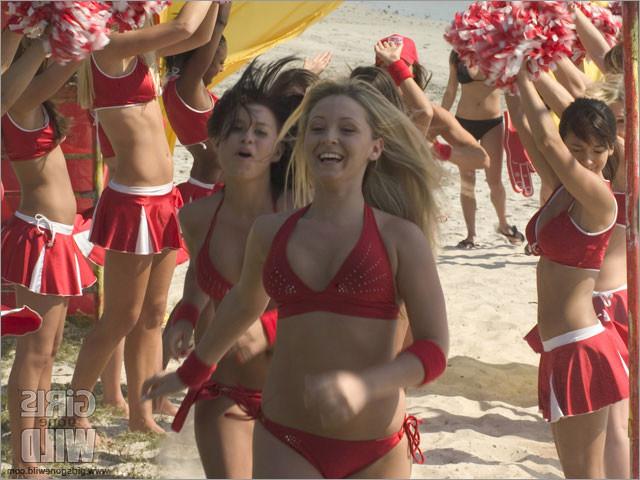 14P spring break girls getting wild and naked in public