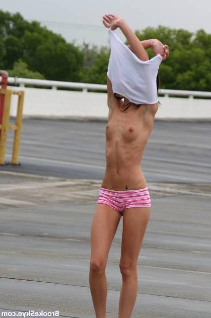 15P Teenie working out topless in public