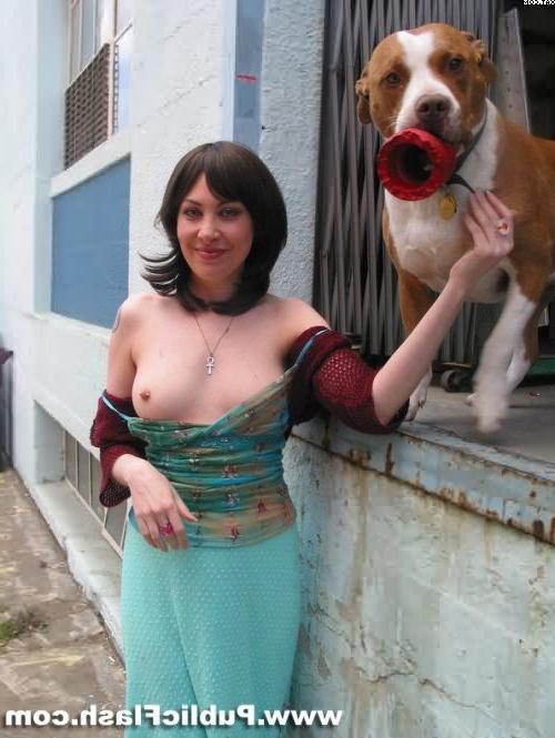16P Girlfriend Tries Out Flashing Outdoors On Public Streets