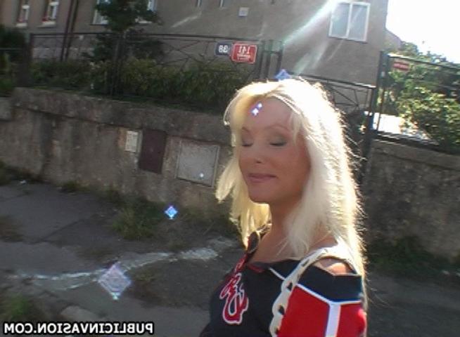 16P Horny blonde flashes in public and got nailed at park