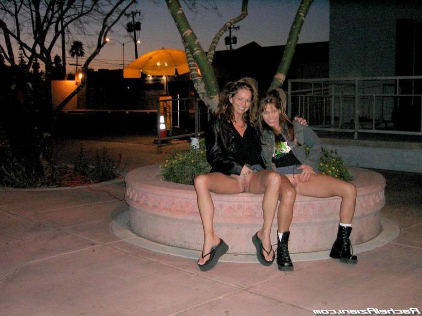 16P Rachel Aziani flashes her pussy in public