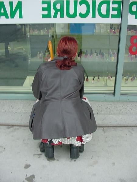 19P Voyeur spy shot girl in shopping tour public pics