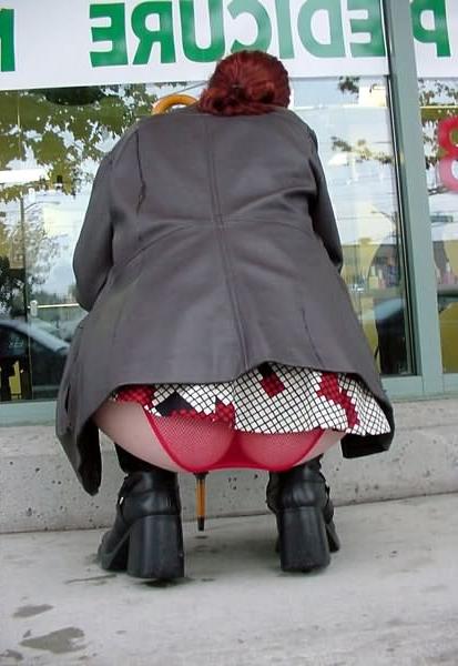 19P Voyeur spy shot girl in shopping tour public pics