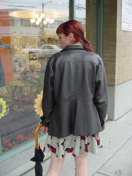 19P Voyeur spy shot girl in shopping tour public pics