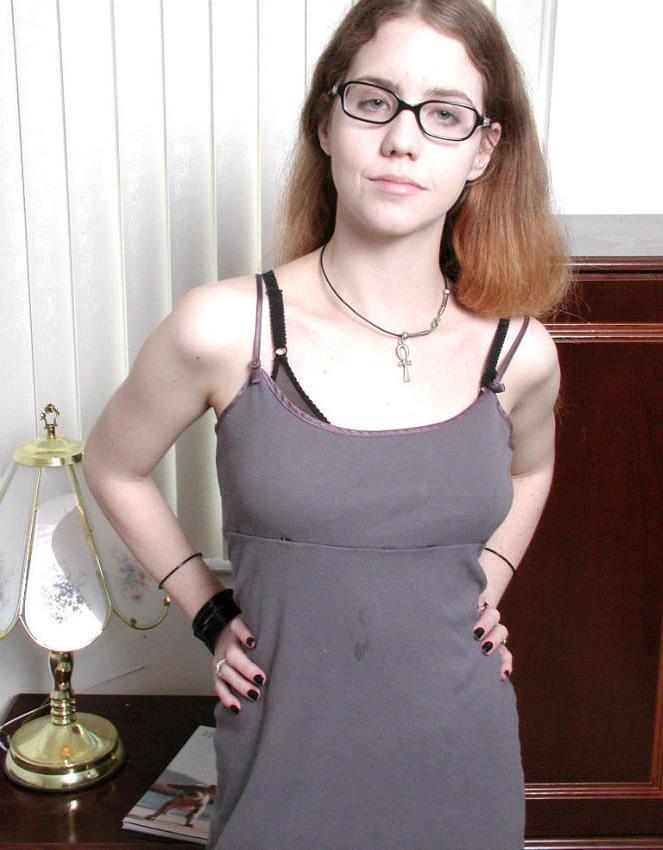 15P Weir redhead amateur teen posing