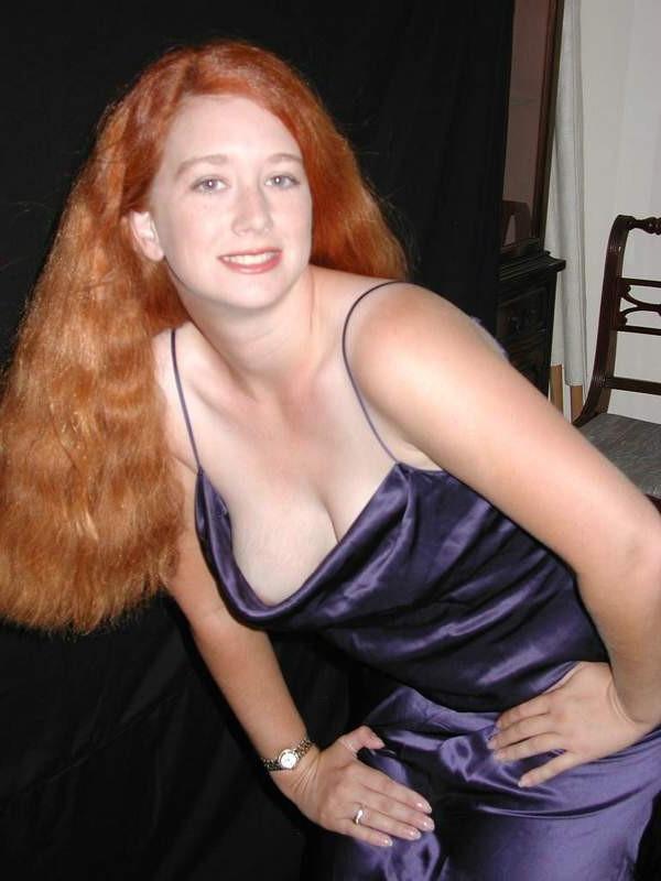 16P Redhead sexy lover shows her big hard tits teasing
