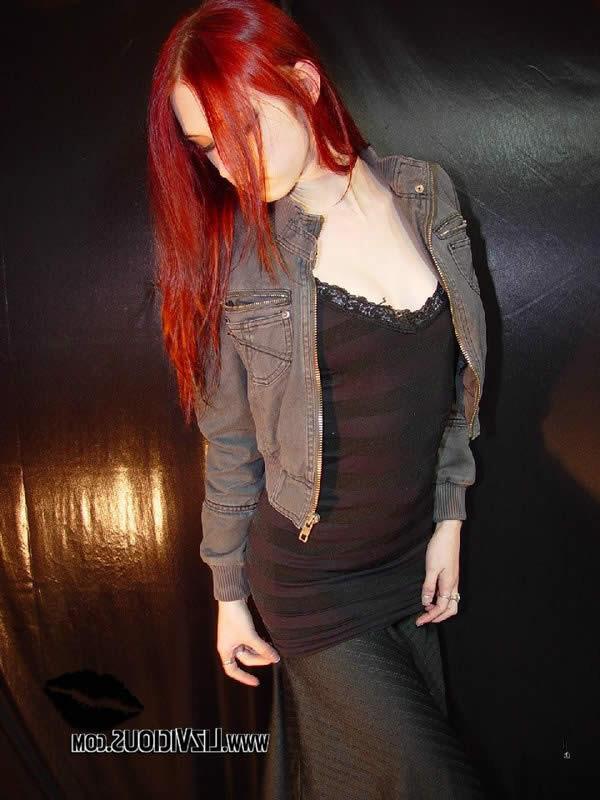 16P Naughty redhead goth liz vicious hows her tits