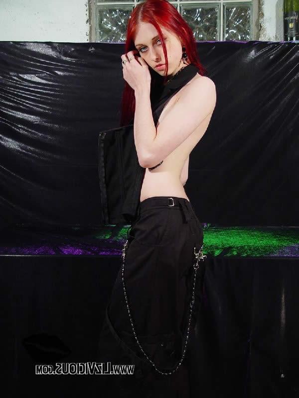 15P Redhead goth chick liz vicious posing naked