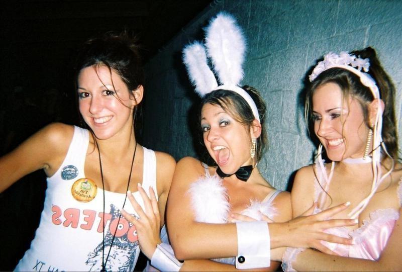 16P How Many Cocks Does It Take To Get Four Girls Into One Shower?