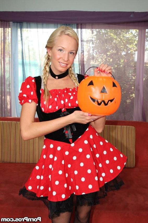 17P Trick or treat teen sucks and fucks for cumshot