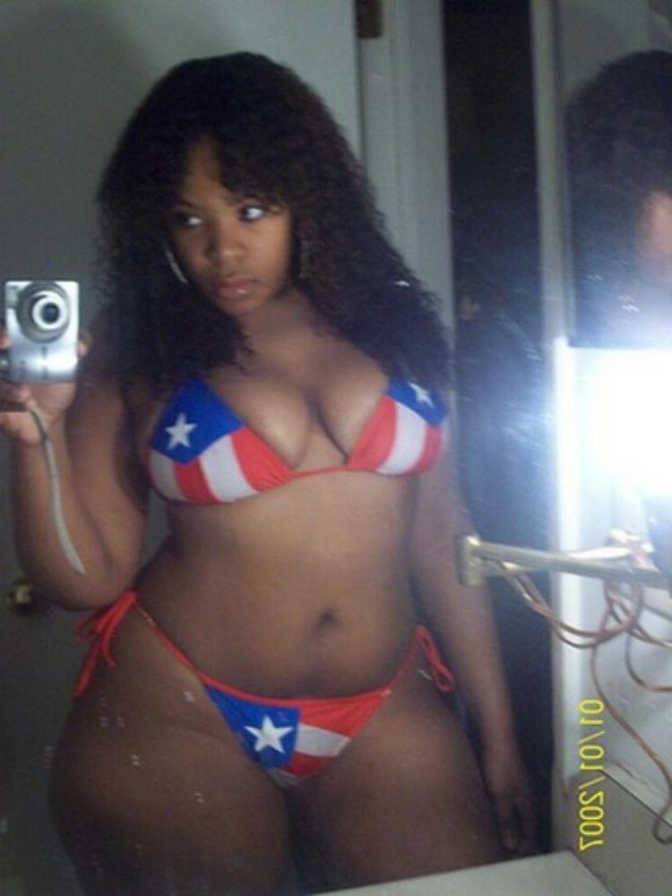 15P Black gfs are posing and fucking