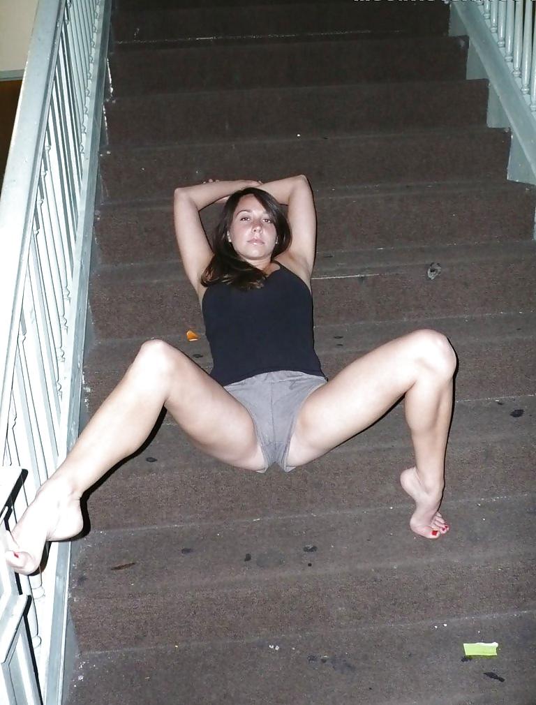 25P Gorgeous feet and legs