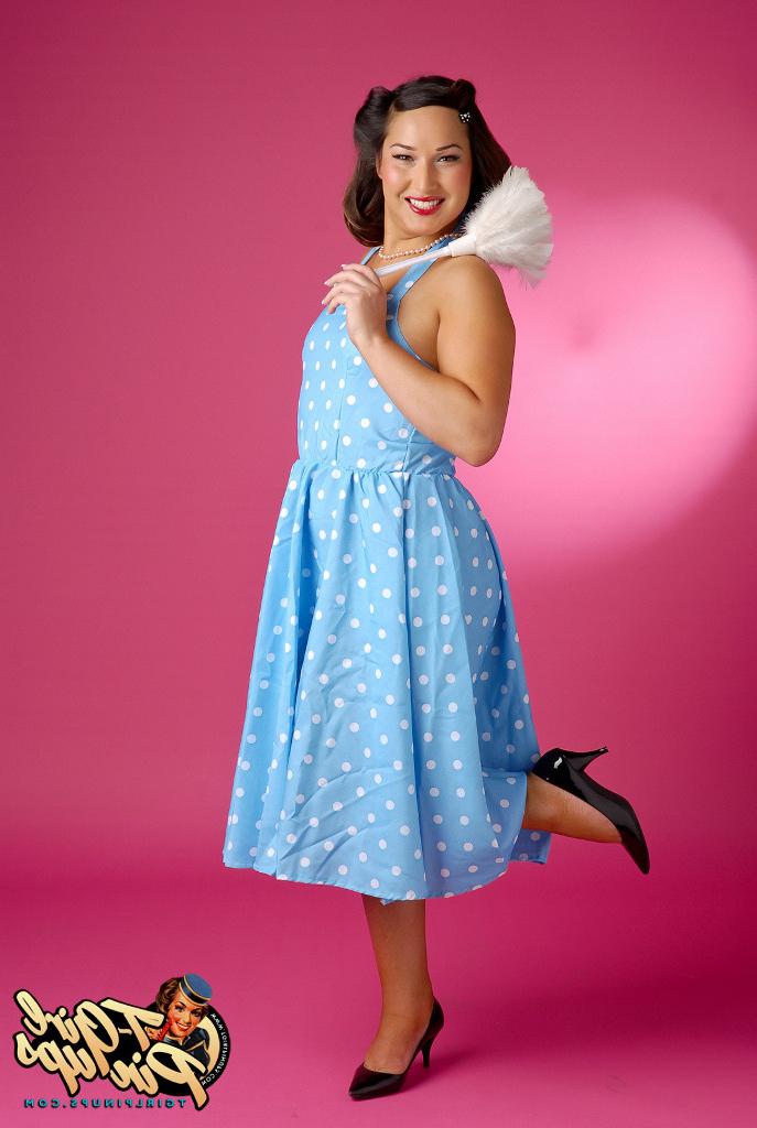 12P Classy shemale in a dress