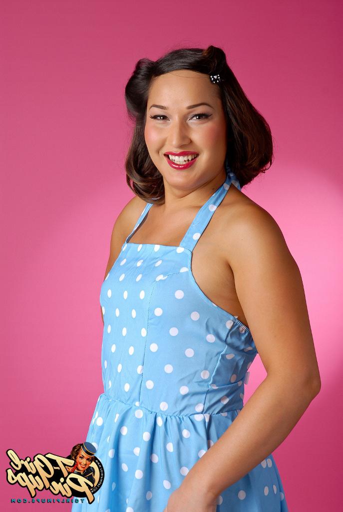 12P Classy shemale in a dress