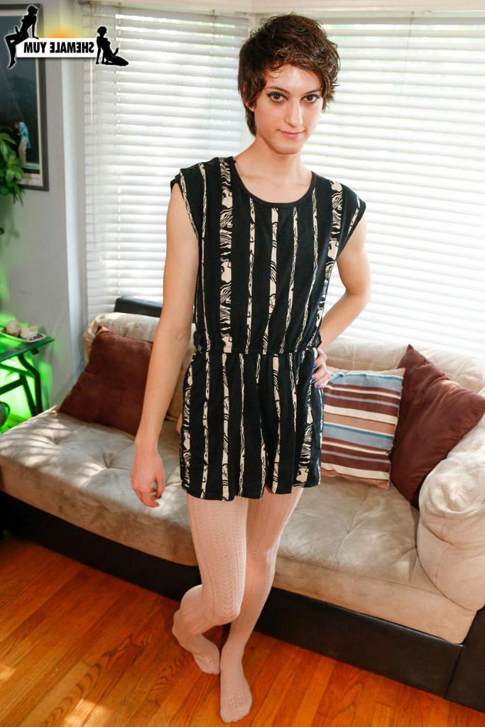 15P Short hair shemale Lexi