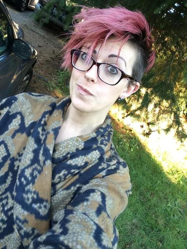 16P Short hair shemale