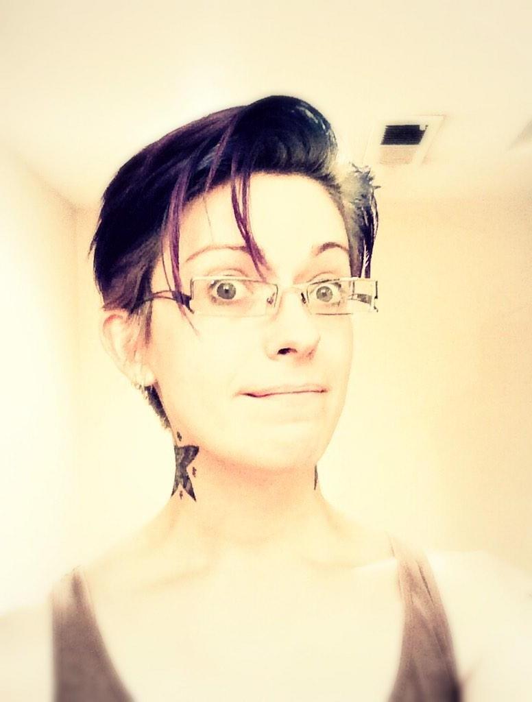 16P Short hair shemale