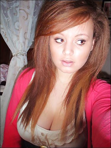 25P Tons Of Cleavage #2