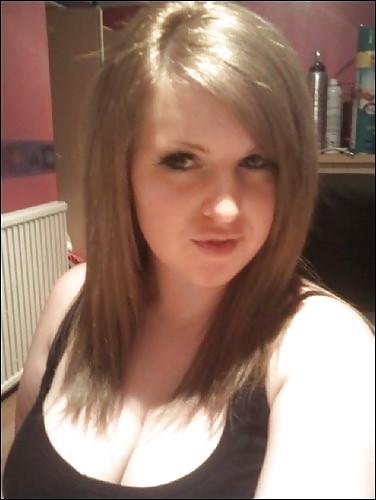 25P Tons Of Cleavage #2