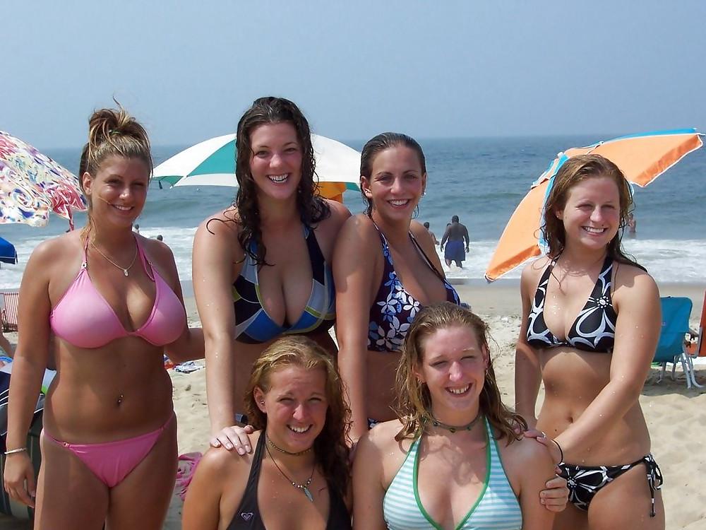 25P Tons Of Cleavage #2