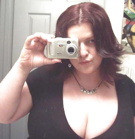 25P Tons Of Cleavage #2