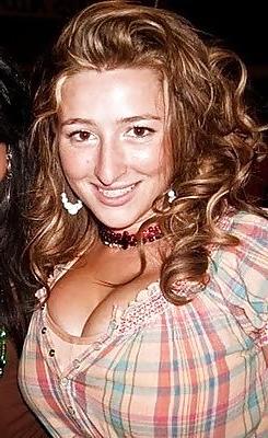 25P Tons Of Cleavage #2