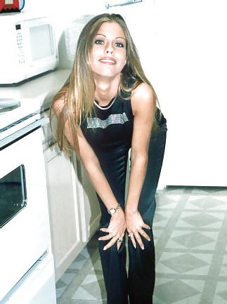 19P BAREfoot In The Kitchen ?