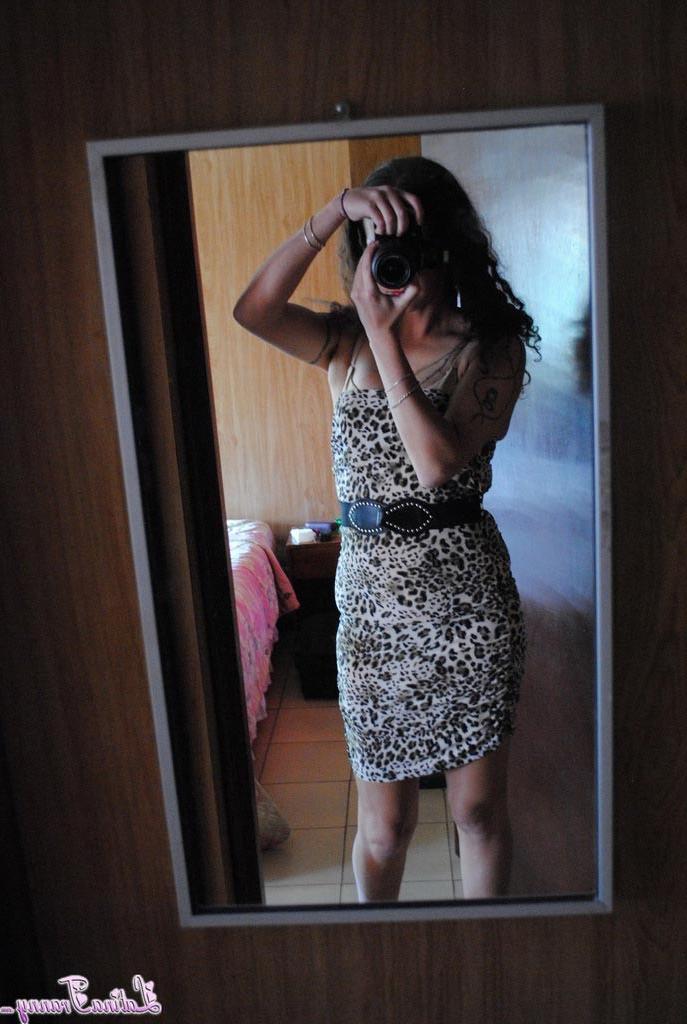 12P Seductive self shots of stunning Nikki