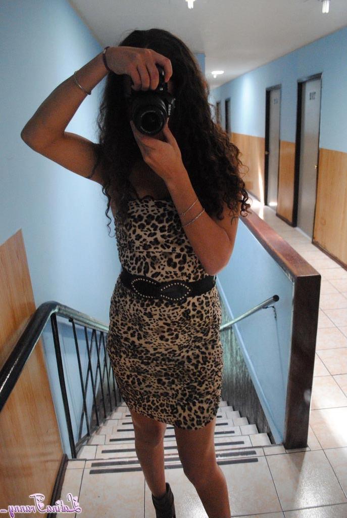 12P Seductive self shots of stunning Nikki