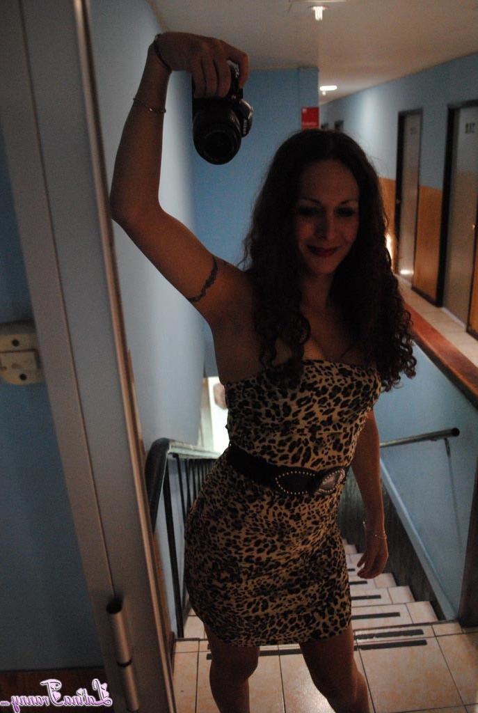 12P Seductive self shots of stunning Nikki