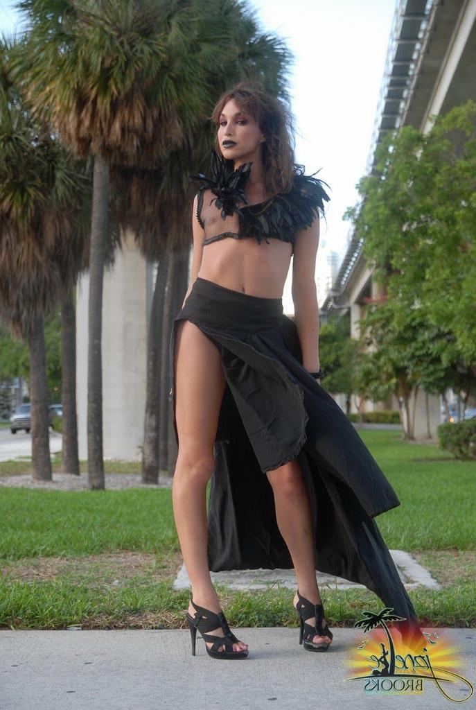 12P Beautiful Jonelle Brooks poses in a hot dress