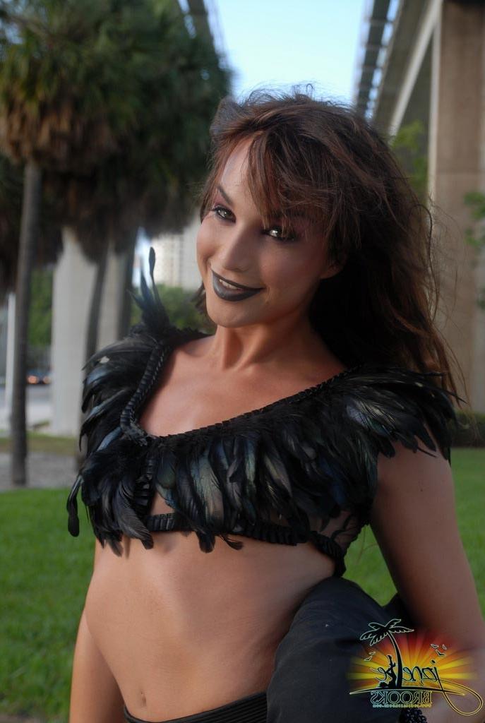 12P Beautiful Jonelle Brooks poses in a hot dress