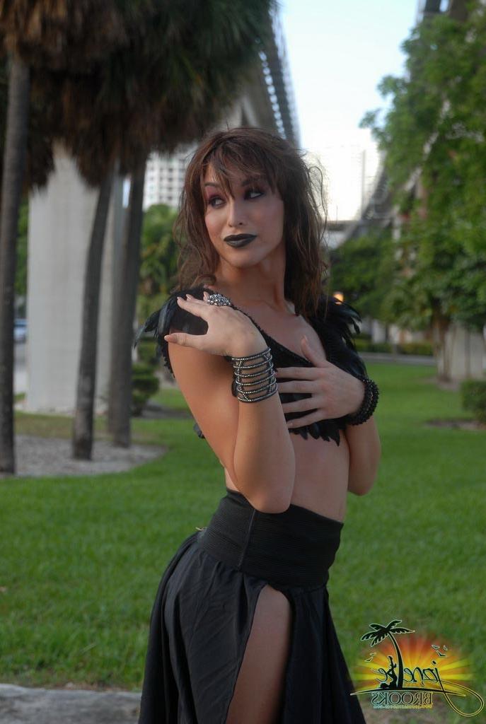 12P Beautiful Jonelle Brooks poses in a hot dress