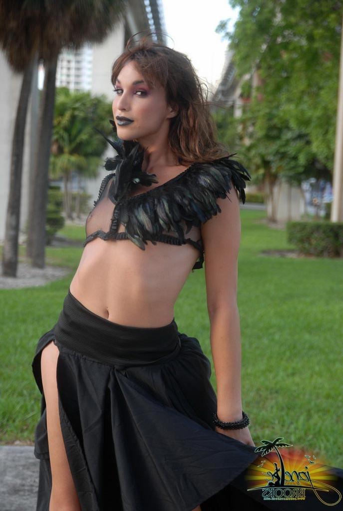 12P Beautiful Jonelle Brooks poses in a hot dress
