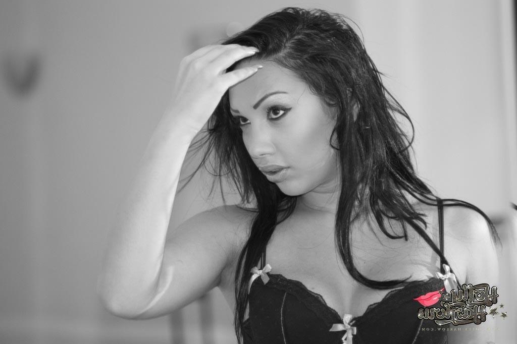 12P Hot candids of beautiful TS Holly Harlow