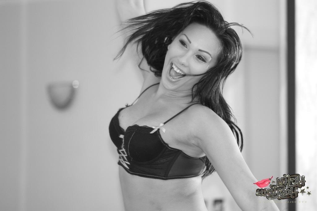 12P Hot candids of beautiful TS Holly Harlow