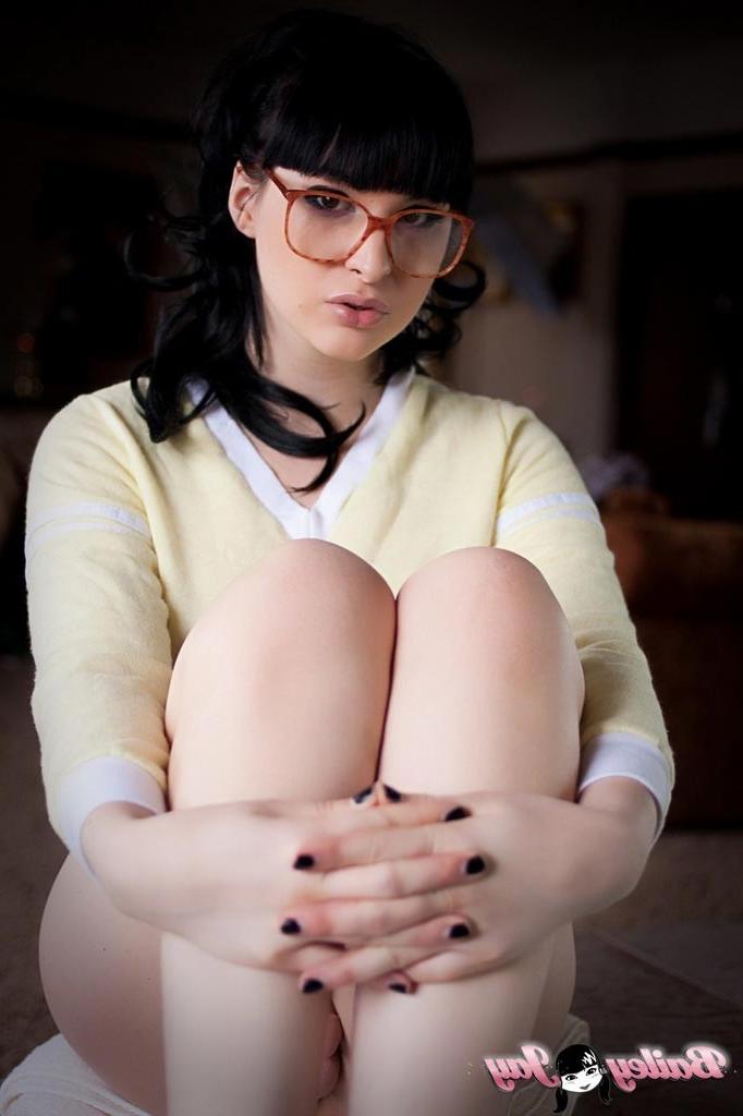 12P Super hot TS Bailey Jay posing as a horny nerd