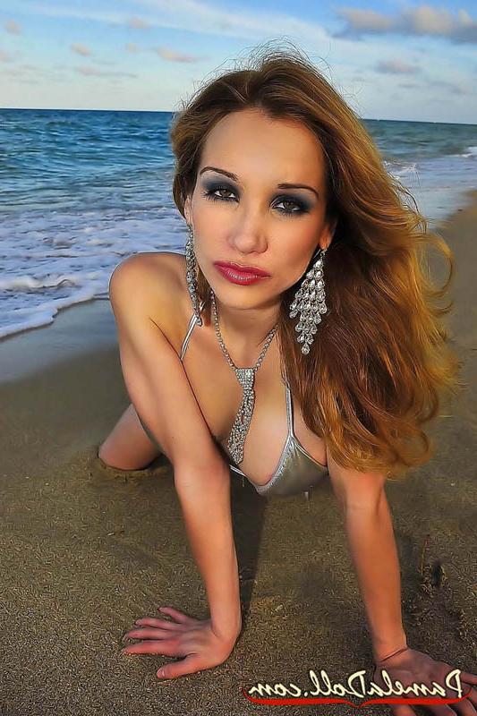 15P Fresh New TS Goddess PamelaDoll Photos