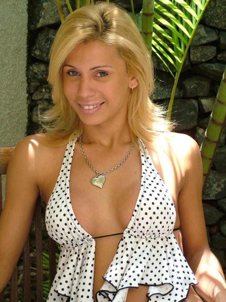 16P Gorgeous Shemale With Big Firm Tits Shows Cock