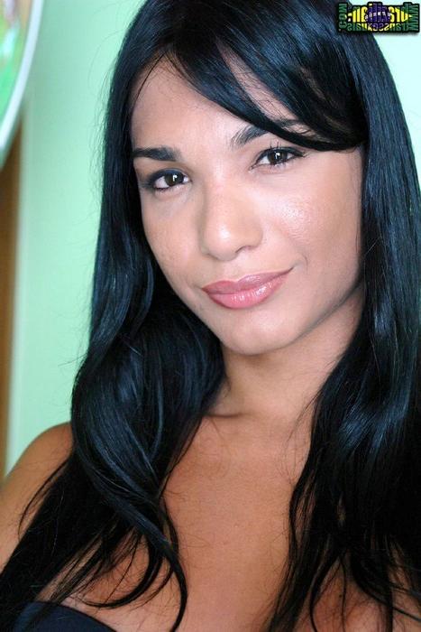 15P Wellhung brazillian transsexual strips