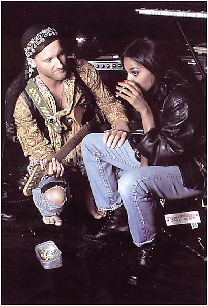15P Dark groupie girl giving herself to two musicians