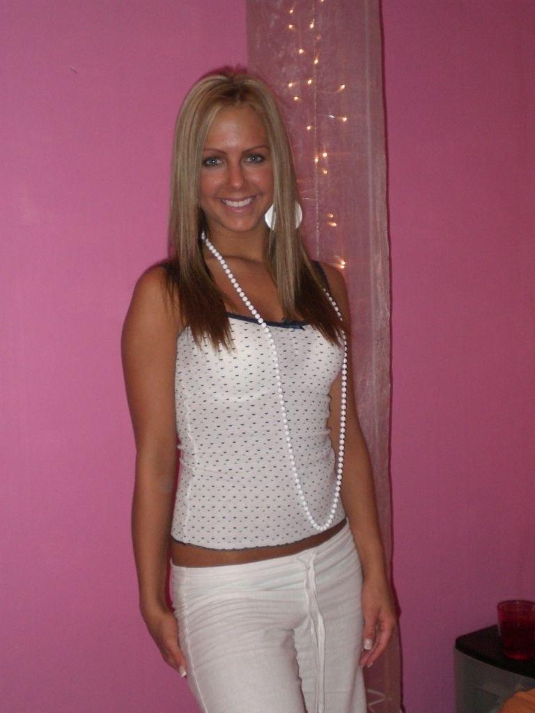 10P Cute brunette dancing when stripping before the cam