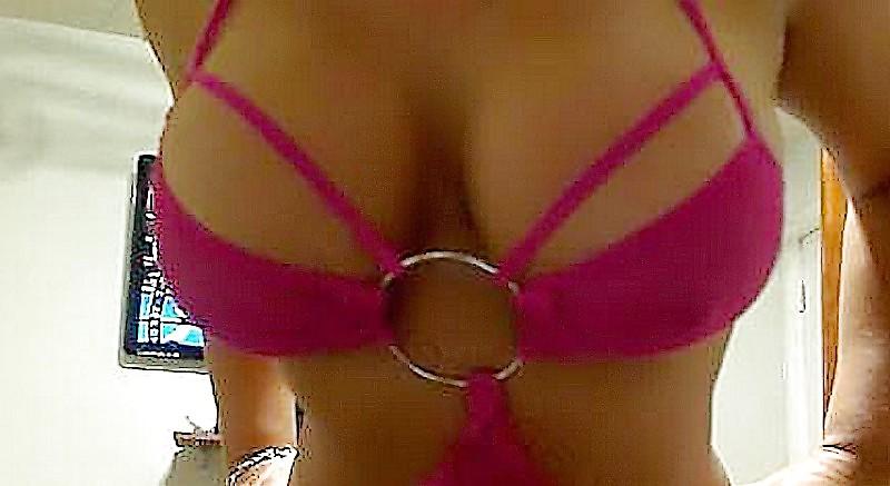 15P Big cleavage