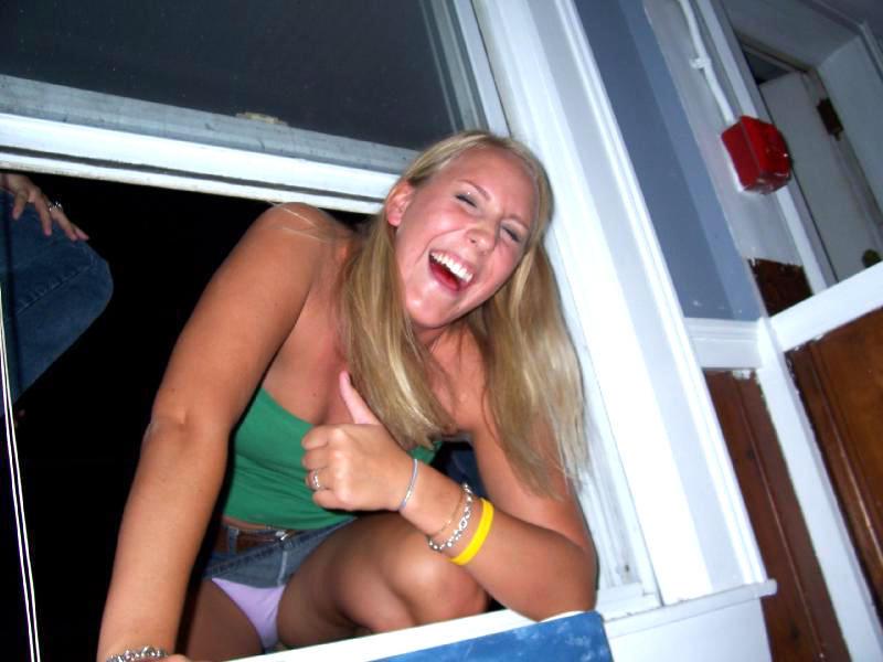 15P Gorgeous amateur eighteen year old GFs get naked