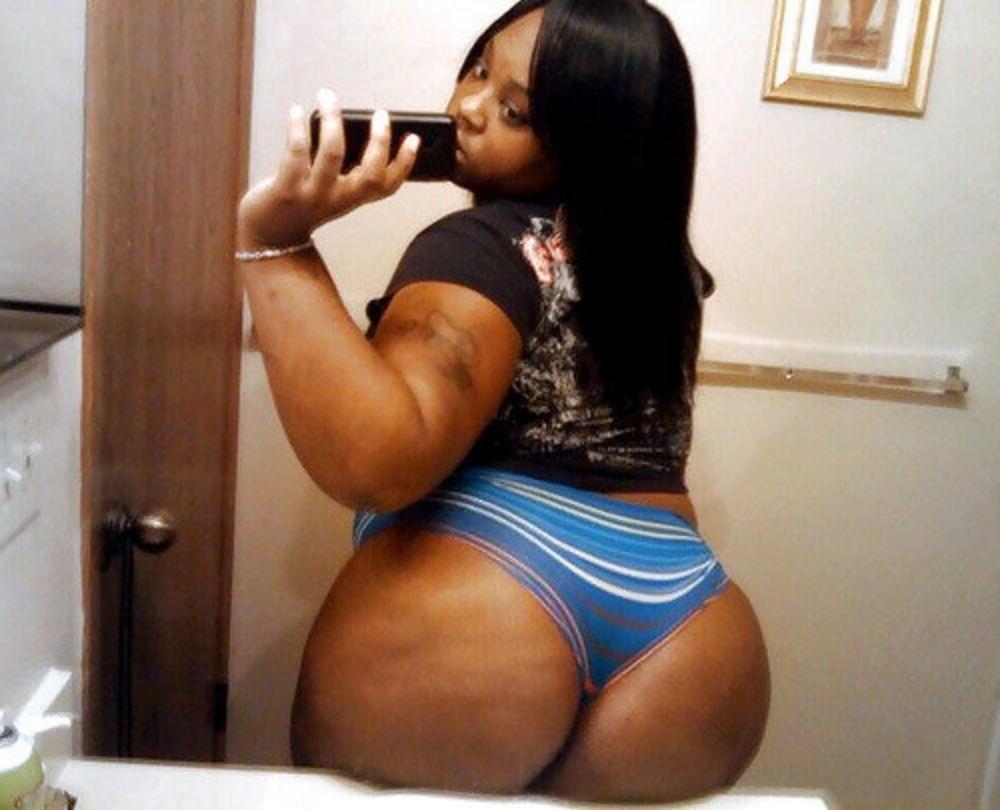 15P Black Teen Revenge - Black teen gfs are posing and fucking gallery 21