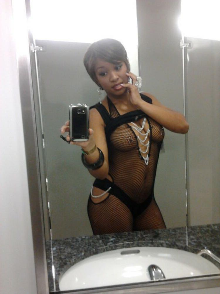 15P Black Teen Submit - Black teen gfs are posing and fucking gallery 55