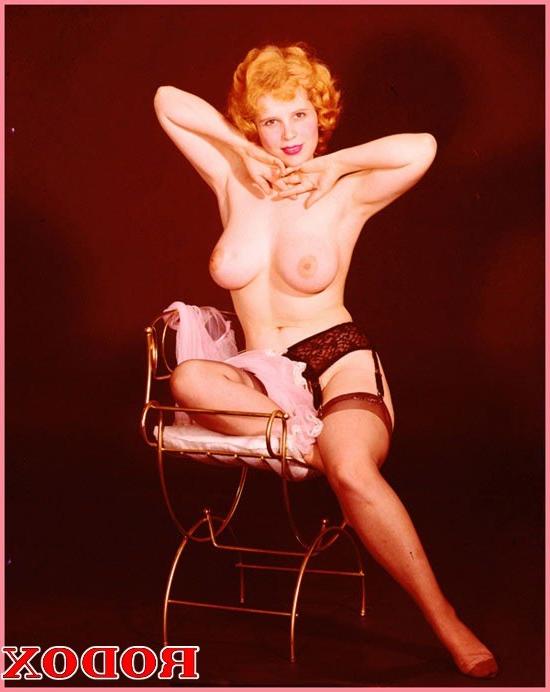 12P Vintage hot sexy big retro boobies naked pictures