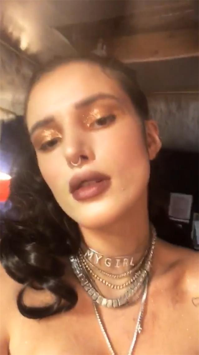 6P Bella Thorne Cleavage